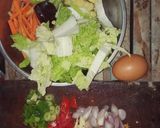 Foto langkah ke 1 dari resep Tumis sayur orak- Arik telur.