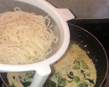 Foto del paso 5 de la receta: Pasta en salsa blanca con brócoli, espinaca y tocineta