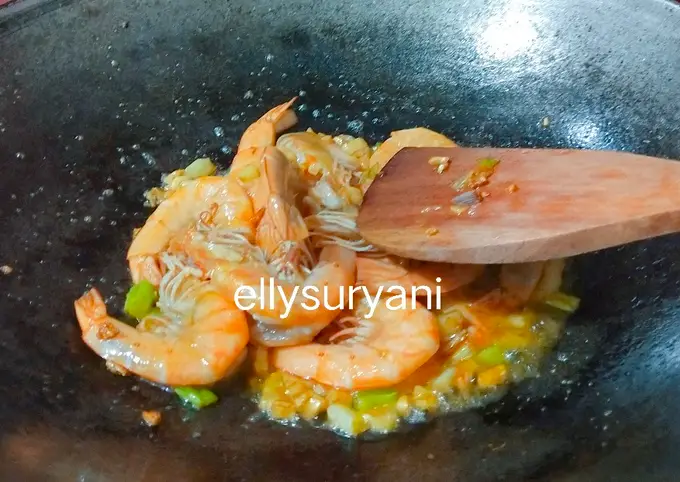 Langkah-langkah untuk membuat Cara membuat Udang Mentega ala Rumah Kami