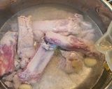 รูปขั้นตอนการทำที่ 2 ของ ซี่โครงหมูตุ๋นน้ำผึ้ง