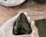 Pas rețetă Onigiri cu umplutura de ton 5 fotografie