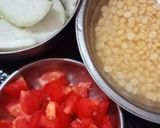 A picture of step 1 of Loki aur chane ki daal.