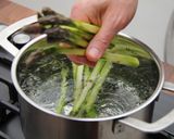Zöldspárgás-sajtos párna recept fázis 2 fotója