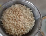 Foto langkah ke 1 dari resep Mie Goreng Simple.