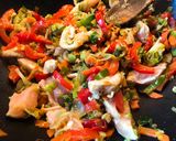 Une image de l'étape 5 de Wok au légumes, poulet et sauce aigre-douce.