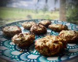 Foto del paso 4 de la receta: Buñuelos de calabacín —kolokithokeftedes— (en airfryer)