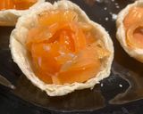Foto del paso 6 de la receta: Canapés de salmón marinado, pulpo, mango y aguacate