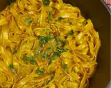صورة لخطوة 2 من وصفة معكرونة بالصلصة Tagliatelle مع لحم مشوي بالفرن