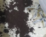 A picture of step 3 of No bake Oreo Cheese Cake.