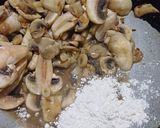 A picture of step 2 of Black Pepper Mushroom.