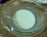 A picture of step 1 of Snow Dome Strawberry Mochi.