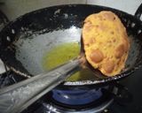 A picture of step 3 of Garlic poori.