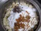 Gulkand mawa stuffed gujiya