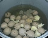 Foto langkah ke 8 dari resep Tahu Goreng Kuah Bakso (disajikan dengan dua cara).