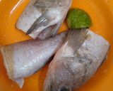 Foto langkah ke 2 dari resep Ikan kuah kuning pedas.