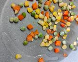 รูปขั้นตอนการทำที่ 1 ของ ข้าวบุกนุ่มผัดปู ผักสามสี ไข่ดาวน้ำ คลีน
