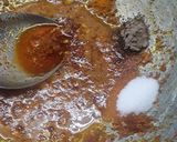 A picture of step 4 of Garlic sev mamra.