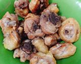Hình bước làm 2 của món Gà rang sả ớt