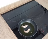 Foto del paso 1 de la receta: Arroz negro con gambones