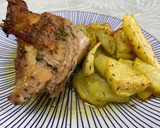 Foto del paso 2 de la receta: Pollo asado en horno con guarnición de patatas
