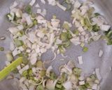 Foto del paso 3 de la receta: Pollo al verdeo con papas 🎉🎉🎉
