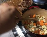 Foto del paso 2 de la receta: Cocina aromática: Cordero con salsa de lemoncello y puré de sémola blanca