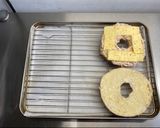 A picture of step 4 of Deany's bagel tuna melt.