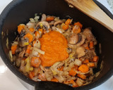 Foto del paso 4 de la receta: Solomillo de cerdo en salsa de puerros, champiñones y zanahorias