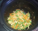 Фото кроку 3 до Рис с овощами и морепродуктами в мультиварке.