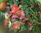 Foto langkah ke 4 dari resep Sayur bayam kacang merah.