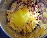 A picture of step 2 of Peanuts laddu.