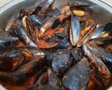 Foto del passaggio 3 della ricetta Sugo di cozze