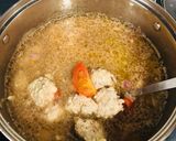 A picture of step 4 of Bún riêu with Pork and Shrimp.