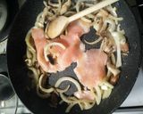A picture of step 3 of Creamy Smoked Salmon and Mushroom Pasta.