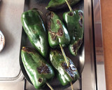 Foto del paso 1 de la receta: Chiles rellenos con queso ranchero