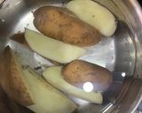 A picture of step 1 of Aloo walay Parathay.