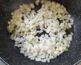 Foto del paso 2 de la receta: Revuelto de espárragos verdes con atún