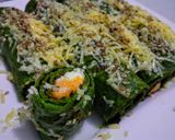 Foto del paso 7 de la receta Mozzarella y cheddar en rollo de espinaca y albahaca!