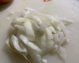 Foto del paso 1 de la receta: Cebolla caramelizada en 3 minutos en microondas con lékué