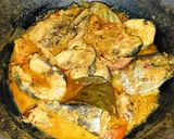 Foto langkah ke 5 dari resep Ikan Tongkol Bumbu Kuning Pedas.