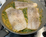 Foto del paso 5 de la receta: Merluza en salsa verde