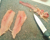Foto del paso 2 de la receta: Tosta de filetes de salmonete frito con pisto