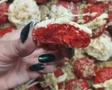 Φωτογραφία βήματος 7 της συνταγής Red velvet ♥️ μελομακάρονα!!