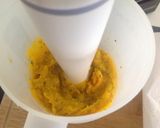 Foto del passaggio 2 della ricetta Mousse di zucca con ricotta e crumble al parmigiano