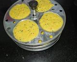 A picture of step 5 of Moong dal idli.