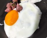 รูปขั้นตอนการทำที่ 1 ของ ข้าวผัดแหนม ง่ายๆ (คล้ายกินยำแหนม)