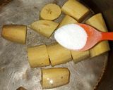 A picture of step 3 of Plantain stuffed cones.