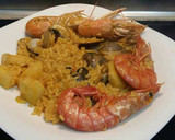 Foto del paso 6 de la receta: Paella de pescado y marisco 😊😉