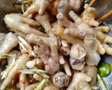 Hình bước làm 6 của món Chân gà sốt thái