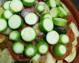 صورة لخطوة 1 من وصفة طاجن خضار بالدجاج 😋✌🏻